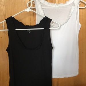 2️⃣ LOFT tank tops size XS S black & white so SOFT